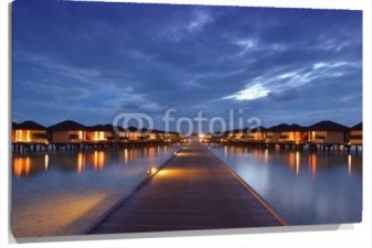 Lienzo Pasarela y casas en el mar